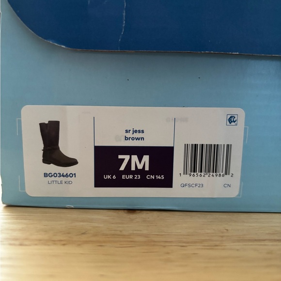 Stride Rite Girls Boots, Sr Jess Brown, size 7m, new condition in box. - Picture 2 of 4